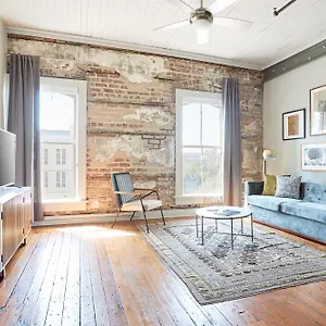 https://sonder-the-broughton.top-hotels-in-savannah.com
